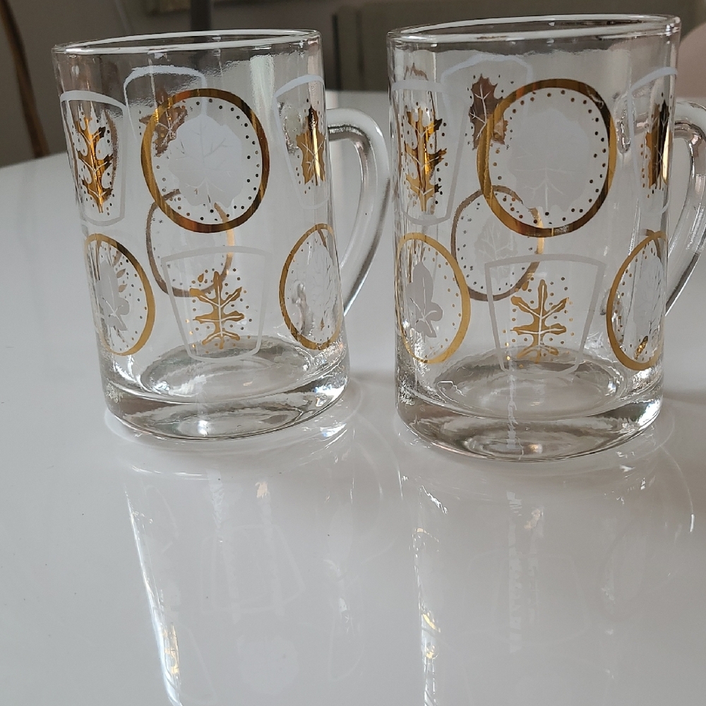 White and Gold Elegant Dining Mugs